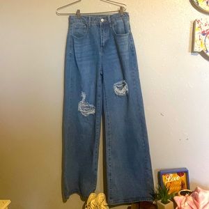 Oversized distressed jeans